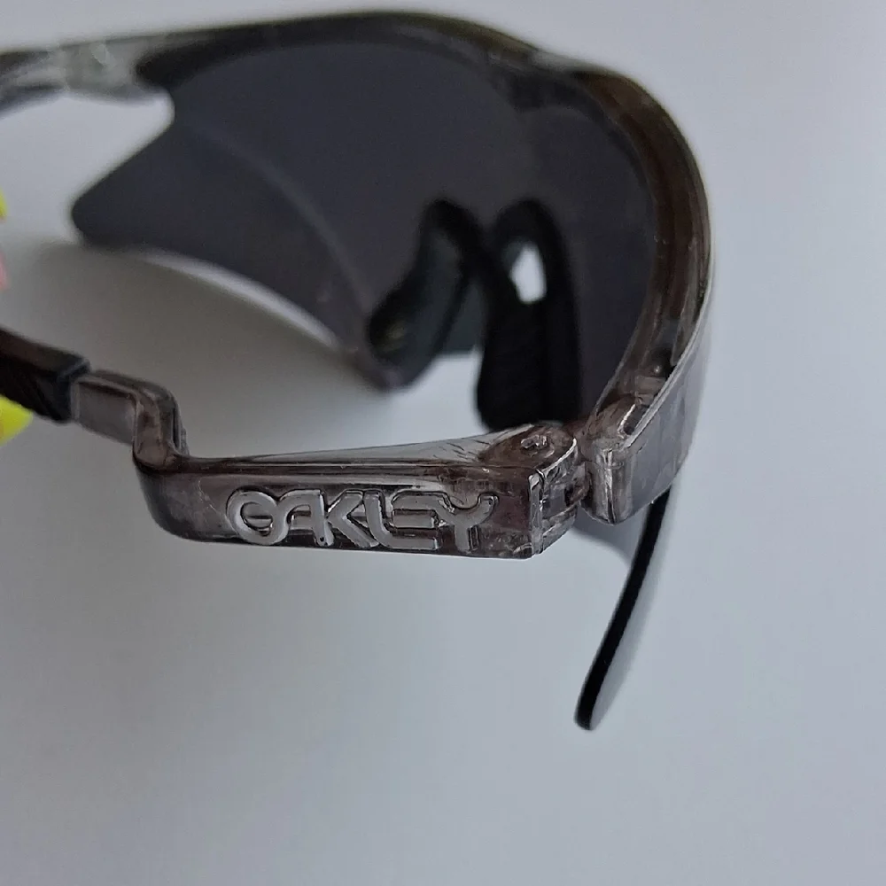 Oakley experience cutting
